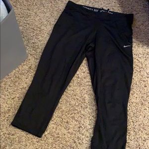 GENTLY WORN NICK CROP RUNNING PANTS